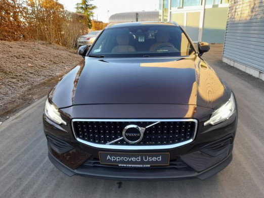 Occasion VOLVO V60 Cross Country 2 AWD pro Geatronic 2020 BURGUNDY 33 900 € à Bertrange