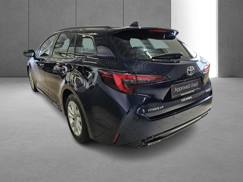 Used TOYOTA Corolla 1.8 Hybrid Dynamic BUSINESS PACK +NAVI 2023 BLUE € 29490 in Bertrange