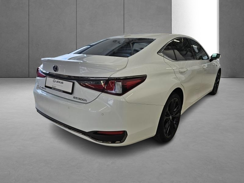 Used LEXUS ES 2.5 TNGA HV F SPORT Design 2023 WHITE € 46900 in Bertrange