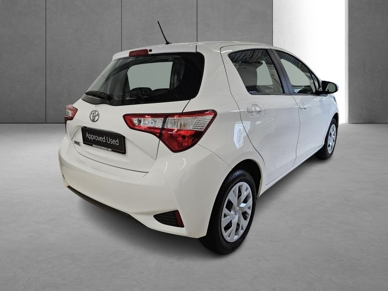 Used TOYOTA Yaris 1.0 VVT-i COMFORT 2020 WHITE € 15900 in Bertrange