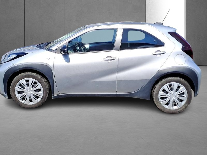 Used TOYOTA Aygo X 1,0 VVT-i X-PLAY 2022 SILVER € 14990 in Bertrange