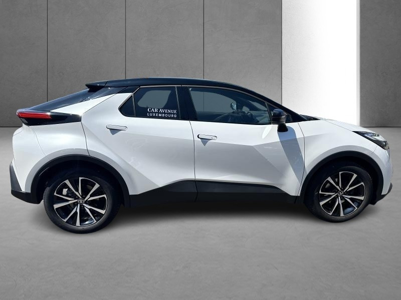 Used TOYOTA C-HR 2 2.0L HEV DYNAMIC PLUS + TECHNO 2024 WHITE € 37535 in Bertrange