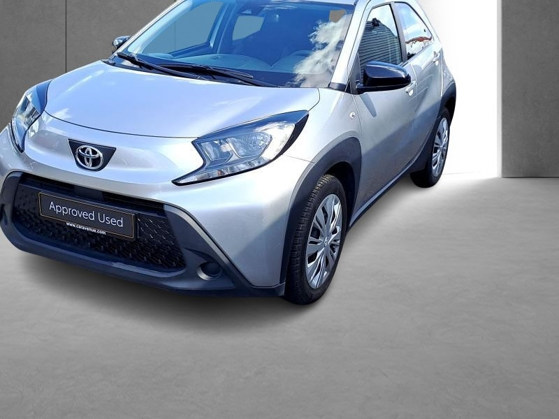 Used TOYOTA Aygo X 1,0 VVT-i X-PLAY 2022 SILVER € 14990 in Bertrange