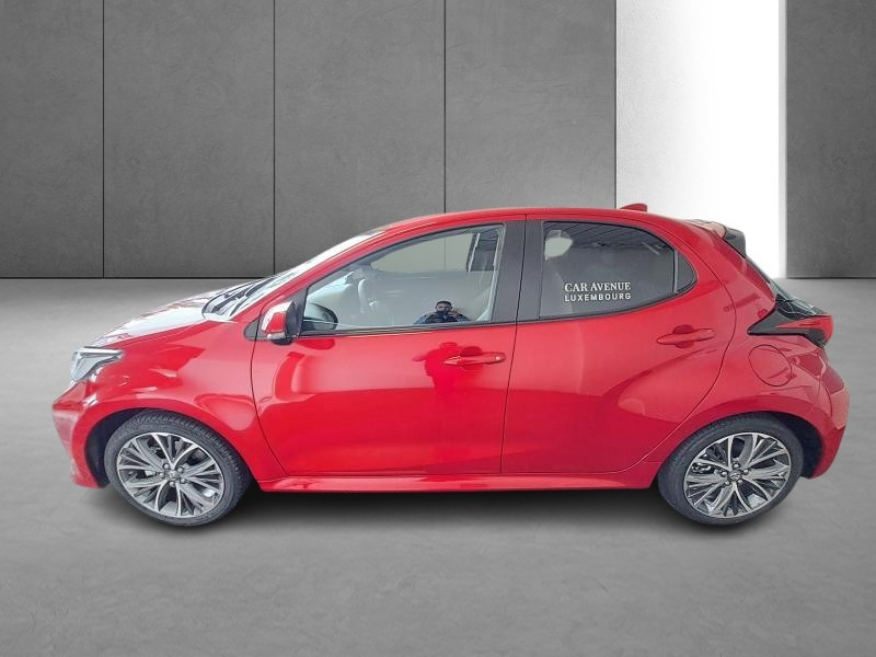 Used TOYOTA Yaris 1.5 TNGA HEV Style pack confort 2024 RED € 29490 in Schifflange