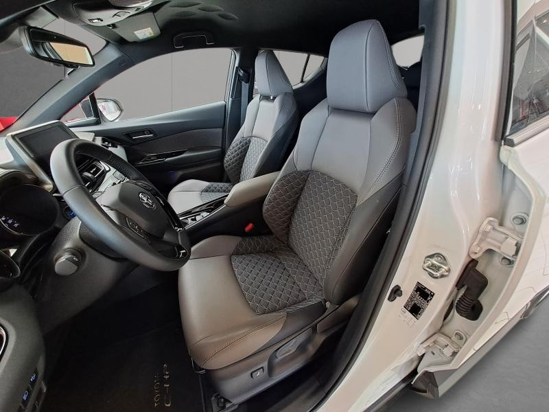 Occasion TOYOTA C-HR 1.8L Hybrid 122cv C-HIC Bi-Tone + Navi 2023 WHITE 31990 € à Schifflange