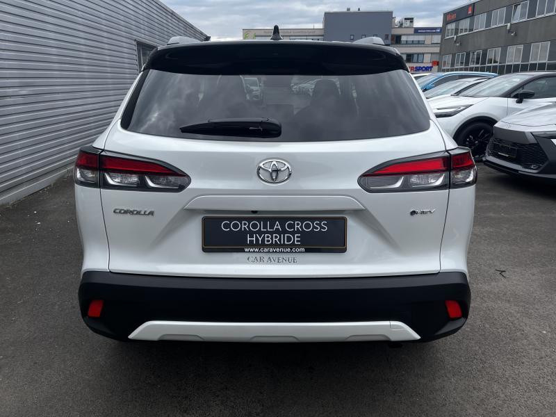 Occasion TOYOTA Corolla Cross 2.0 Hybrid Premium 2024 WHITE 40990 € à Bertrange