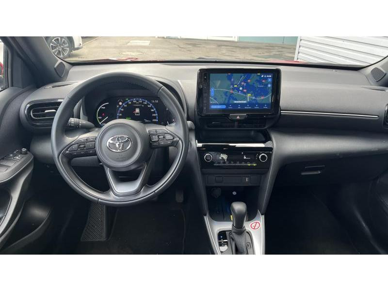 Used TOYOTA Yaris Cross 1.5 TNGA HEV Dynamic Plus 2023 RED € 28490 in Bertrange