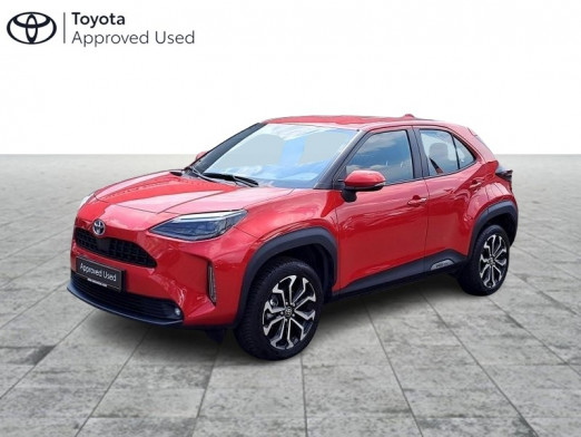 Used TOYOTA Yaris Cross 1.5 TNGA HEV Dynamic Plus 2023 RED € 28,490 in Bertrange