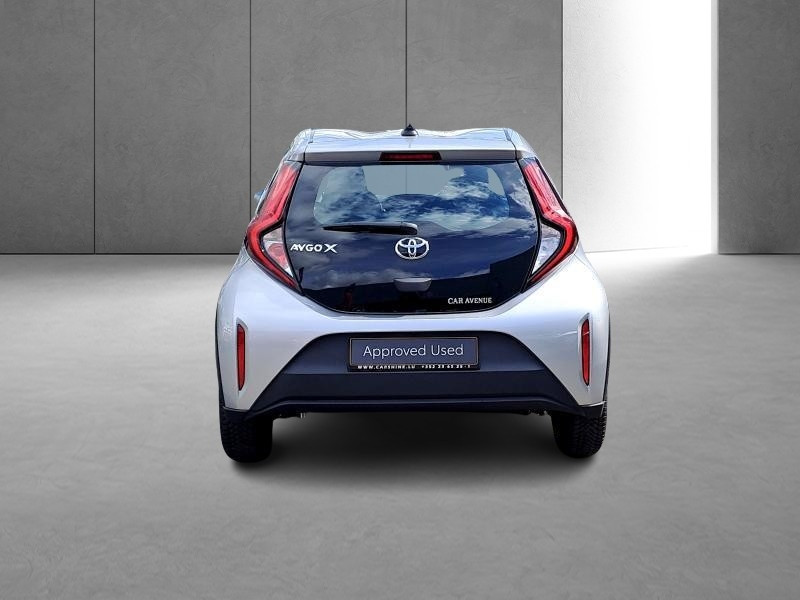 Occasion TOYOTA Aygo X 1.0L X play 2023 SILVER 14900 € à Schifflange