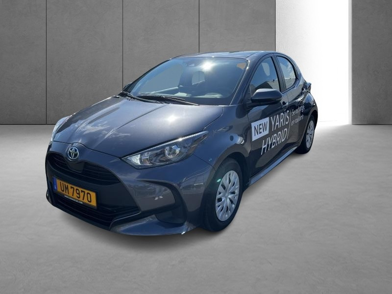 Occasion TOYOTA Yaris 15 5 d. 1.5 Hybrid e-CVT Dynamic 2023 GREY 21990 € à Bertrange