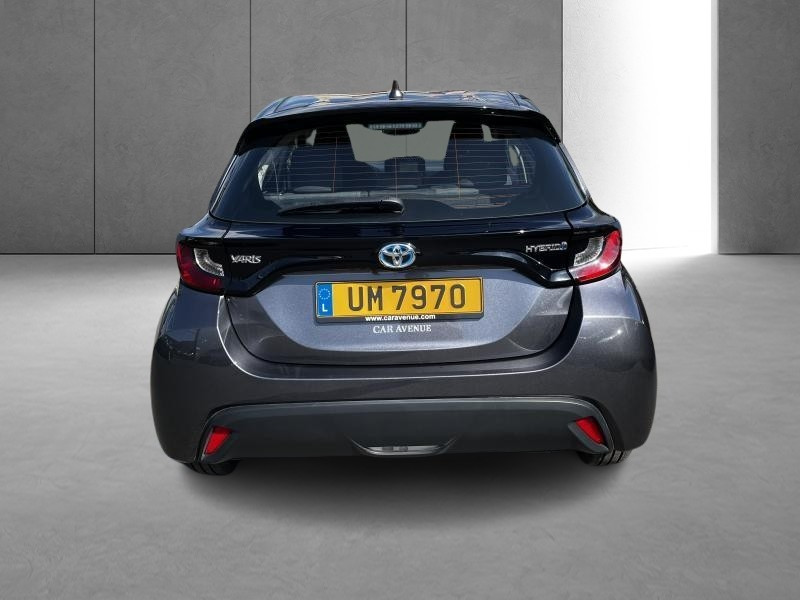 Occasion TOYOTA Yaris 15 5 d. 1.5 Hybrid e-CVT Dynamic 2023 GREY 21990 € à Bertrange