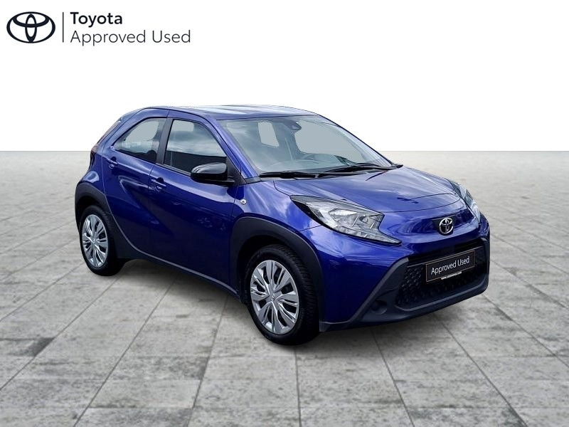 Used TOYOTA Aygo X 1.0L X play 2023 BLUE € 14900 in Bertrange