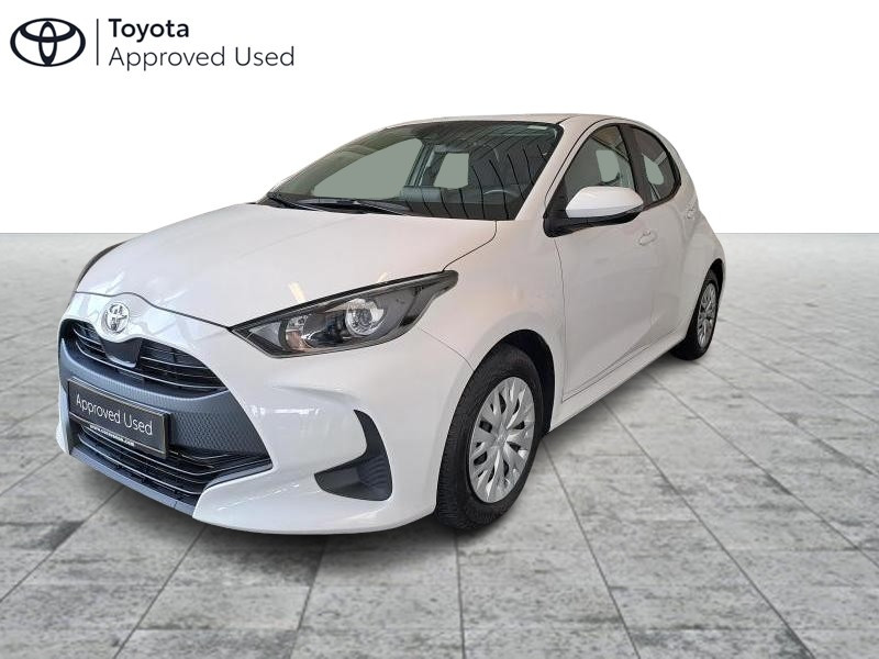 Used TOYOTA Yaris 1,5 VVT-iE 6 MT DYNAMIC 2022 WHITE € 18490 in Schifflange