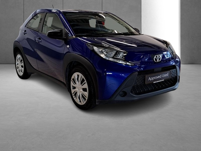 Used TOYOTA Aygo X 1.0L X play 2023 BLUE € 14900 in Bertrange