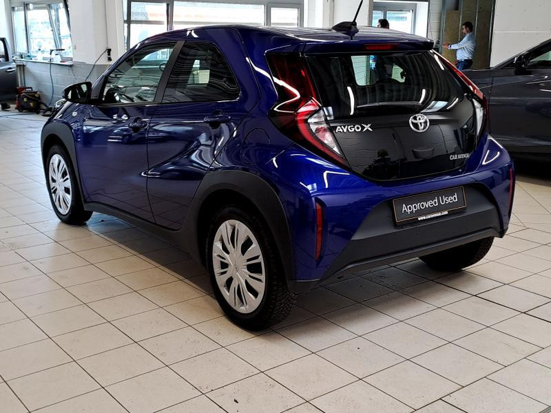 Used TOYOTA Aygo X 1.0L X play 2023 BLUE € 14900 in Bertrange