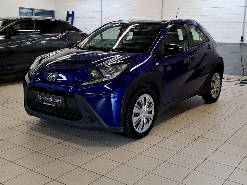 Used TOYOTA Aygo X 1.0L X play 2023 BLUE € 14900 in Bertrange