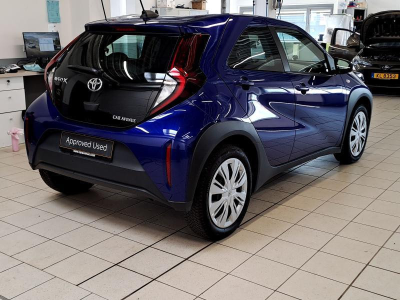 Used TOYOTA Aygo X 1.0L X play 2023 BLUE € 14900 in Bertrange