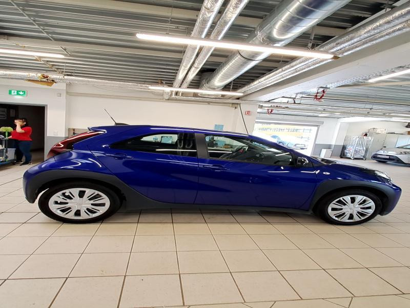 Occasion TOYOTA Aygo X 1.0L X play 2023 BLUE 14900 € à Bertrange