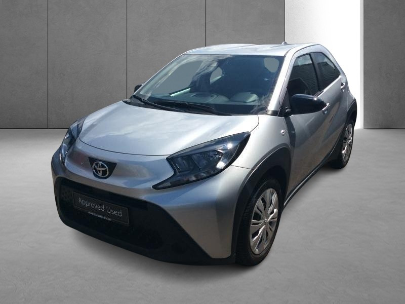 Occasion TOYOTA Aygo X 1.0L X play 2023 GREY 14900 € à Bertrange