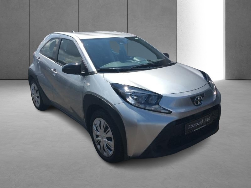 Used TOYOTA Aygo X 1.0L X play 2023 GREY € 14900 in Bertrange