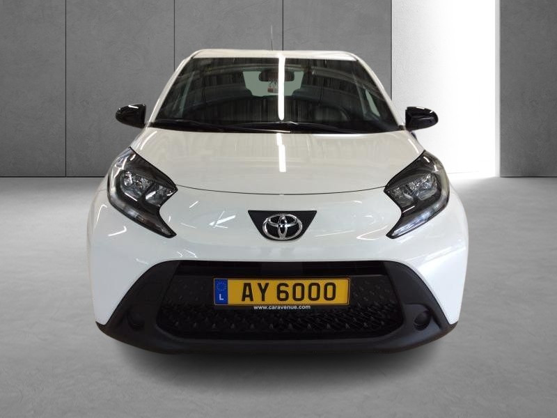 Used TOYOTA Aygo X 1.0L PLAY CVT  PACKCONF 2024 WHITE € 16990 in Bertrange