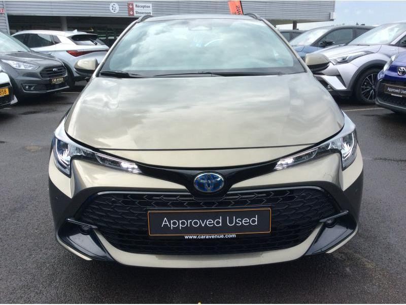 Used TOYOTA Corolla 1.8 dynamic business pack+navi 2023 BRONZE € 29490 in Bertrange