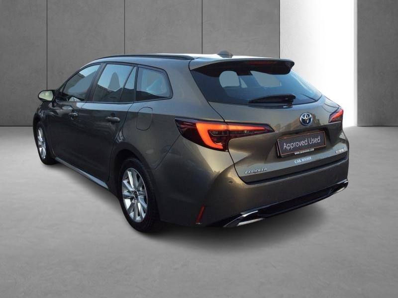 Used TOYOTA Corolla 1.8 Hybrid Dynamic BUSINESS PACK+NAVI 2023 BRONZE € 29490 in Bertrange