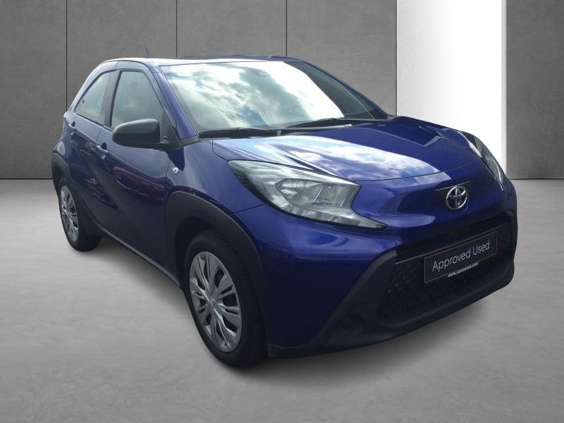 Used TOYOTA Aygo X 1.0L X play 2023 BLUE € 14900 in Bertrange