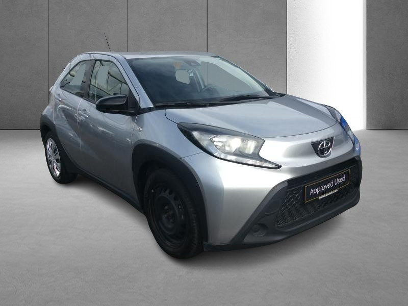 Occasion TOYOTA Aygo X 1.0L X play 2023 SILVER 14900 € à Bertrange