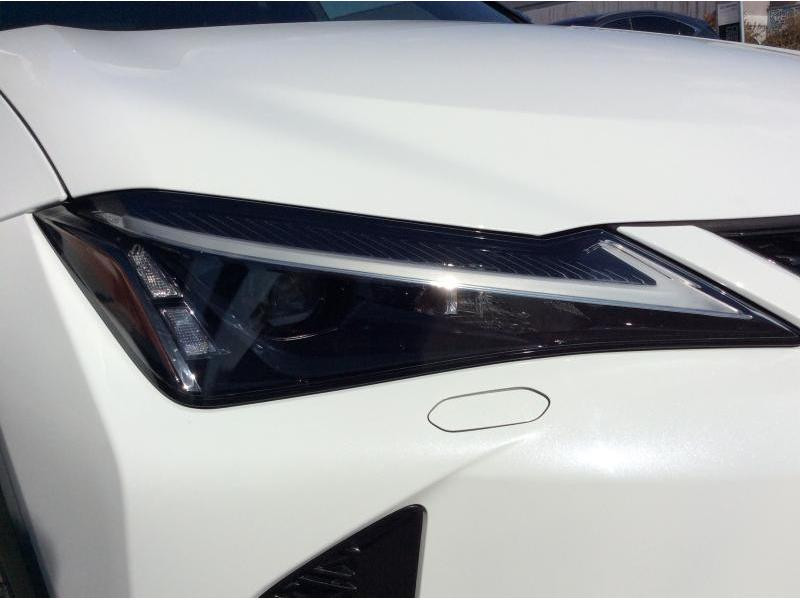 Occasion LEXUS UX 2.0L HEV F SPORT Design 2023 WHITE 36490 € à Bertrange