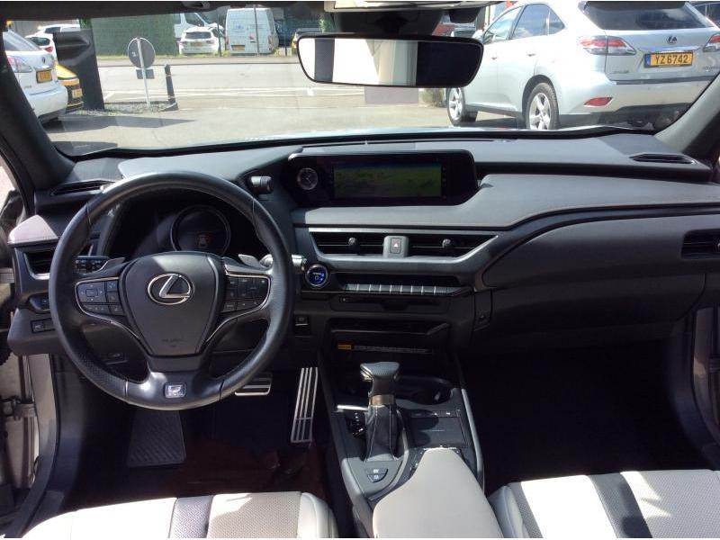 Occasion LEXUS UX 2.0 HYBRIDE F SPORT Line 2019 CHAMPAGNE 27900 € à Bertrange