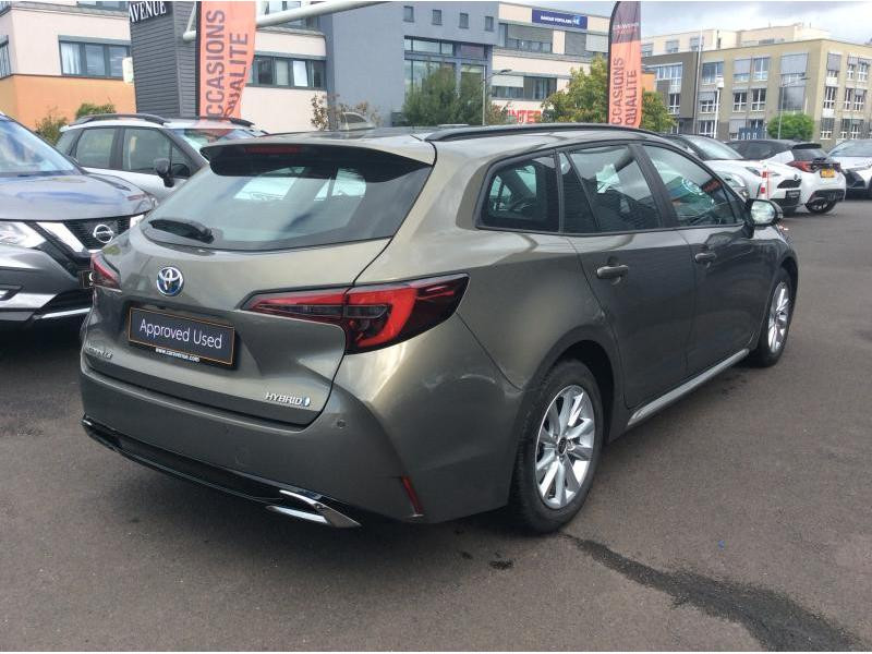 Used TOYOTA Corolla 1.8 Hybrid Dynamic pack business +navi 2023 BRONZE € 29490 in Bertrange