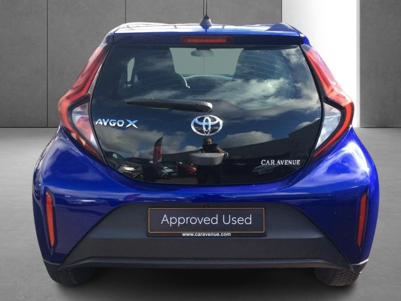 Used TOYOTA Aygo X 1.0L X play 2023 BLUE € 14900 in Bertrange