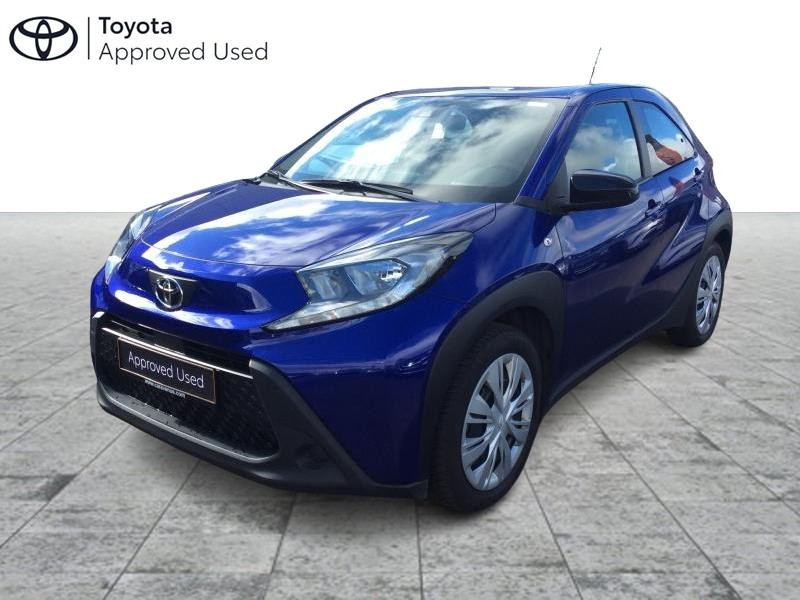 Used TOYOTA Aygo X 1.0L X play 2023 BLUE € 14900 in Bertrange