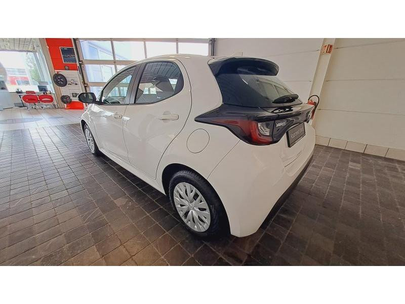 Used TOYOTA Yaris 1,5 VVT-iE 6 MT DYNAMIC 2022 WHITE € 18490 in Schifflange