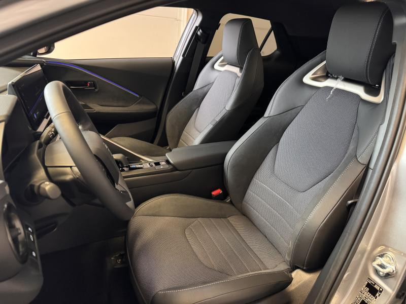 Used TOYOTA C-HR 1,8 Hybrid 140 cv Premium  GREY € 40999 in Schifflange