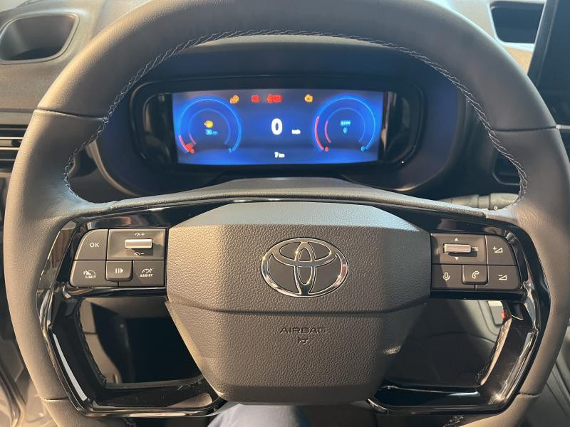 Used TOYOTA PROACE CITY Verso 1.2L Petrol Family 7pl  GREY € 32690 in Bertrange
