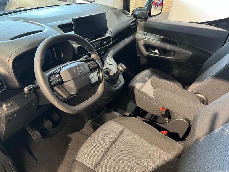Used TOYOTA PROACE CITY Verso 1.2L Petrol Family 7pl  GREY € 32690 in Bertrange