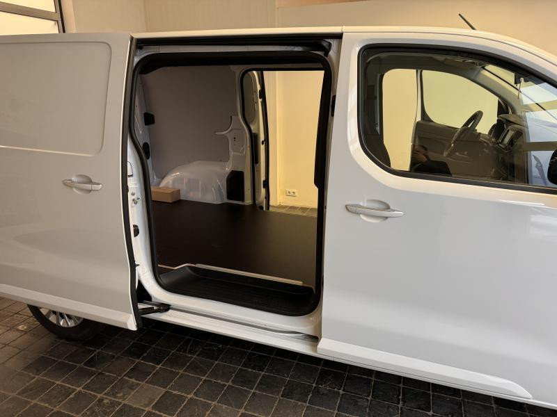 Used TOYOTA PROACE 2.0 HDI 177cv Medium - CONFORT 2025 WHITE € 36490 in Schifflange