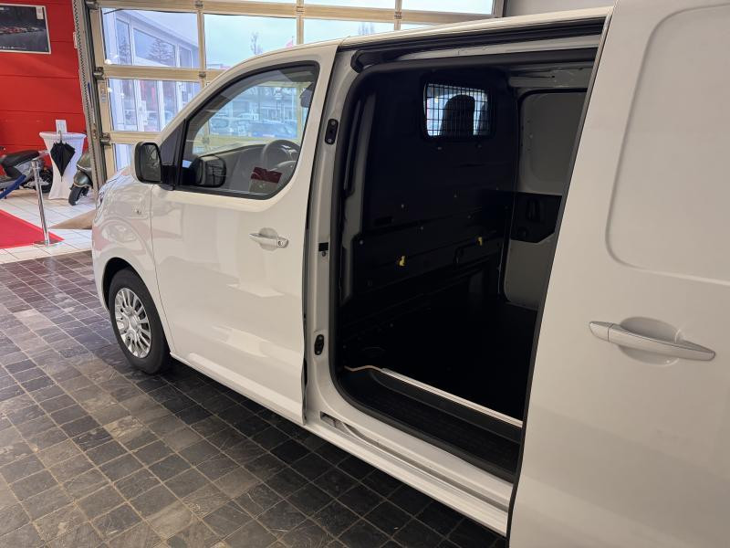 Used TOYOTA PROACE 2.0 HDI 177cv Medium - CONFORT 2025 WHITE € 36490 in Schifflange