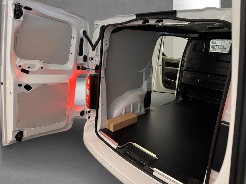 Used TOYOTA PROACE 2.0 HDI 177cv Medium - CONFORT 2025 WHITE € 36490 in Schifflange