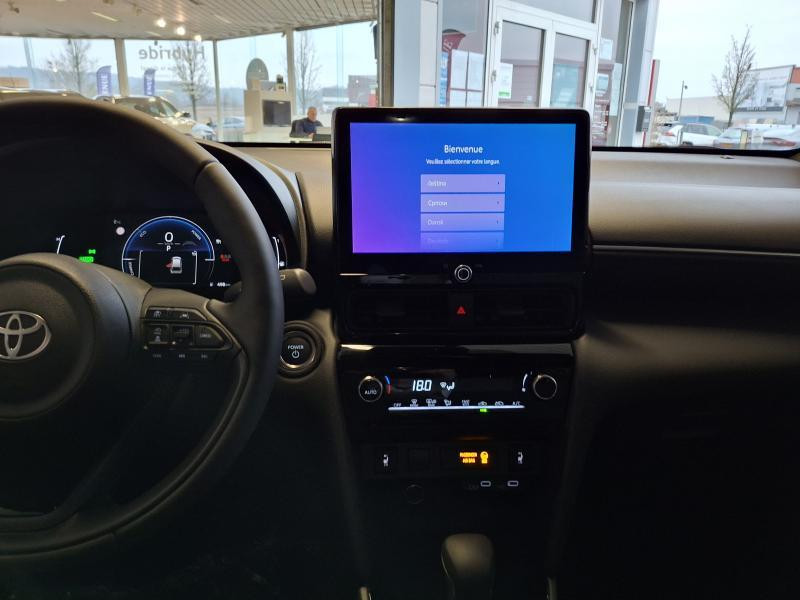 Used TOYOTA Yaris Cross 1.5 Hybrid 130cv Dynamic Plus 2025 BRONZE € 32990 in Schifflange