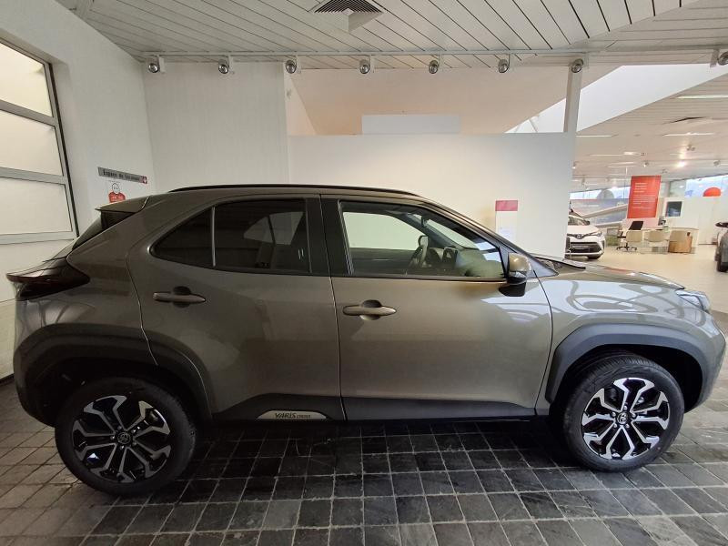 Used TOYOTA Yaris Cross 1.5 Hybrid 130cv Dynamic Plus 2025 BRONZE € 32990 in Schifflange