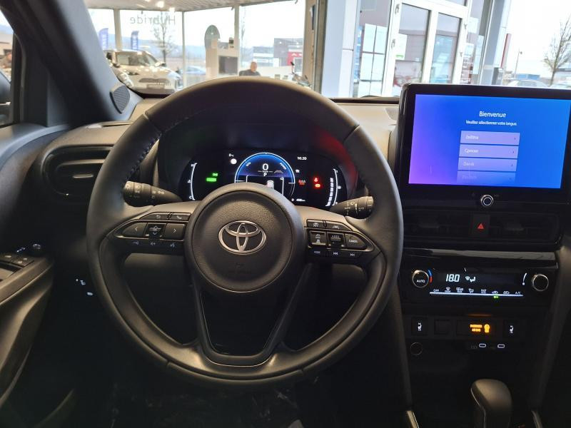 Used TOYOTA Yaris Cross 1.5 Hybrid 130cv Dynamic Plus 2025 BRONZE € 32990 in Schifflange