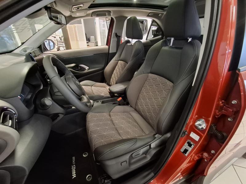 Used TOYOTA Yaris Cross 1.5 Hybrid 130cv ELEGANT  RED € 38499 in Schifflange