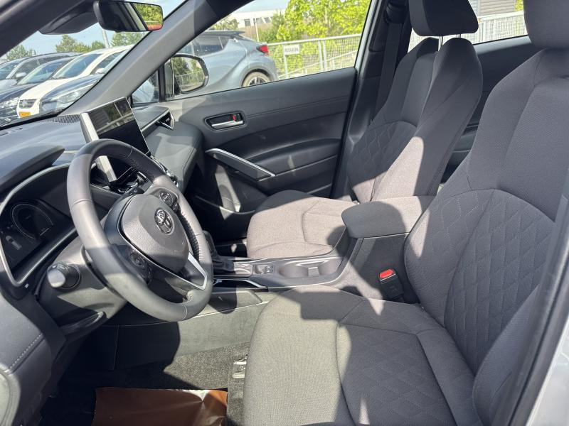 Used TOYOTA Corolla Cross 2.0 Dynamic 2,0 + Safety Pack 2024 GREY € 33390 in Bertrange