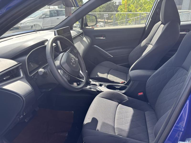 Used TOYOTA Corolla Cross 2.0 Dynamic 2,0 + Safety Pack 2024 BLUE € 32490 in Bertrange