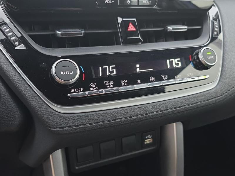 Occasion TOYOTA Corolla Cross 2.0 C. CROSS 2.0 SUV SVT DYNAMIC 2024 BLUE 32490 € à Schifflange