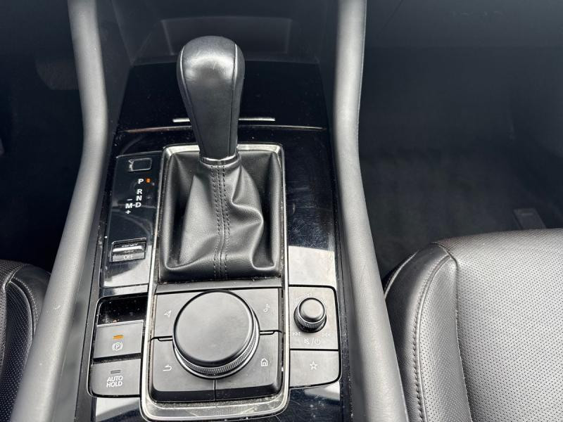 Used MAZDA 3 Skyactiv G 2019 RED € 17990 in Schifflange