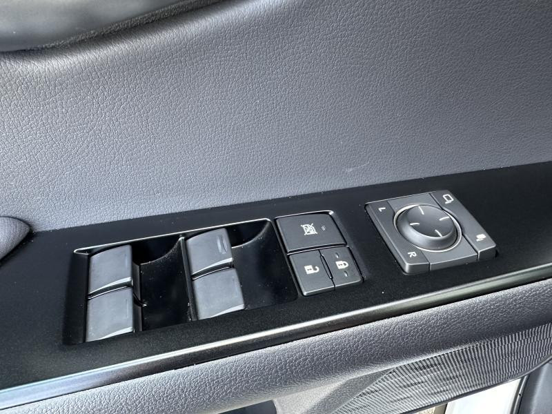 Occasion LEXUS UX 2.0L HEV F SPORT Design 2023 WHITE 37290 € à Bertrange